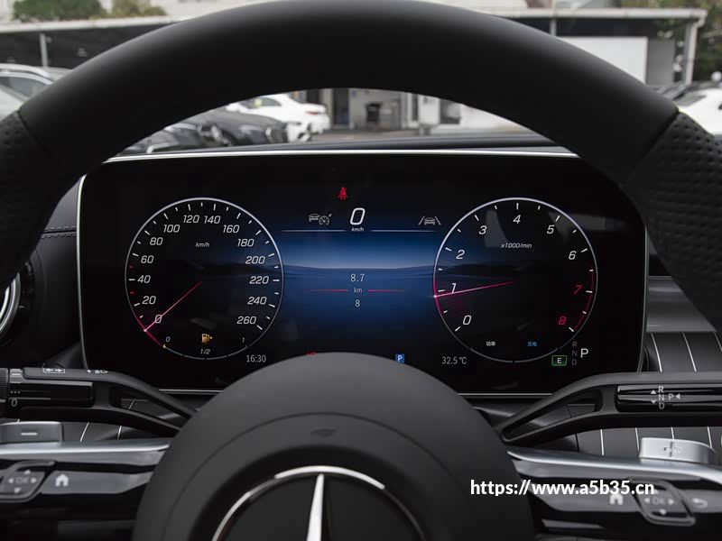 流派沃尔沃三车齐发!ES90 卖 42.99 万,XC70 卖 24.99 万,还有一辆旗舰轿车